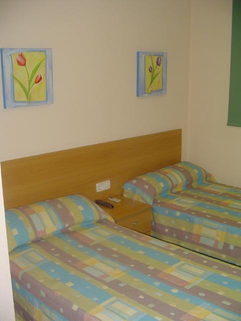 Hostal Vimar La Llosa Εξωτερικό φωτογραφία
